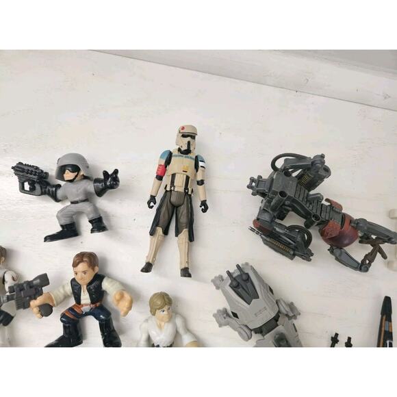 Star Wars action figures and accessories lot - Picture 2 of 11